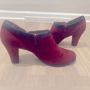 Closeout❣️Aerosoles Comfort Suede Shoe - Burgundy